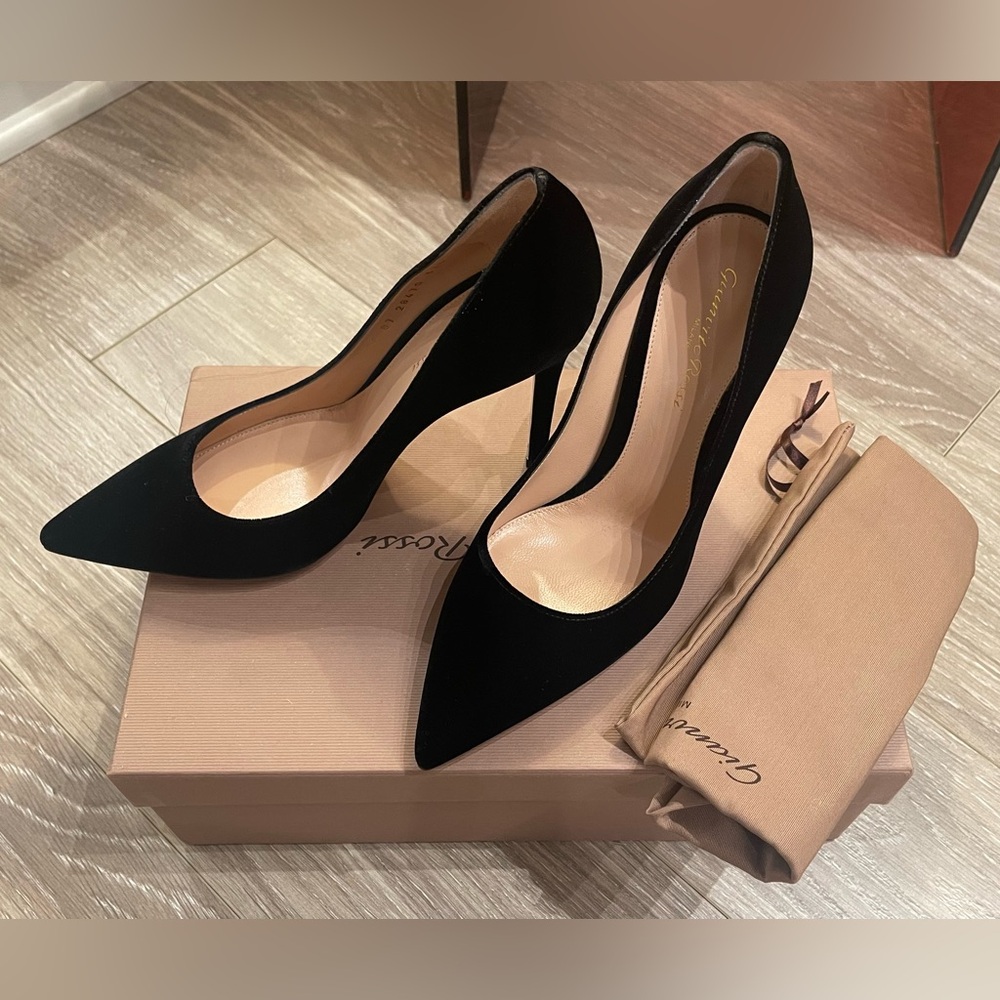 Gianvito Rossi 105 velvet pumps, velvet black